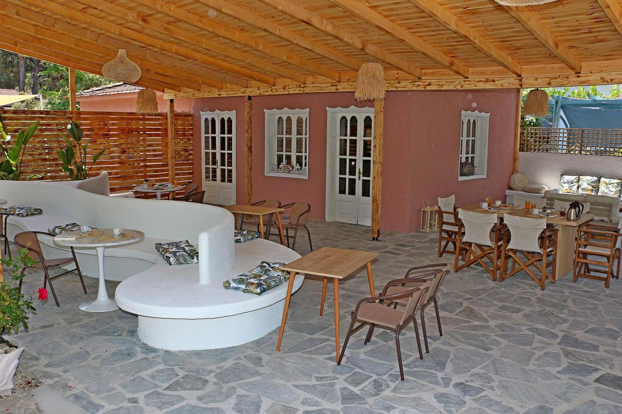 Kristal Hotel Prínos Eksteriør bilde